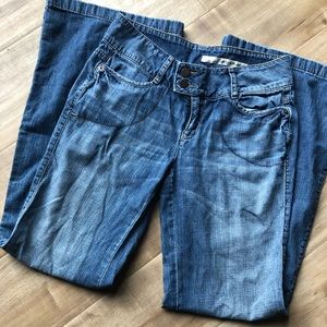 DKNY JEANS